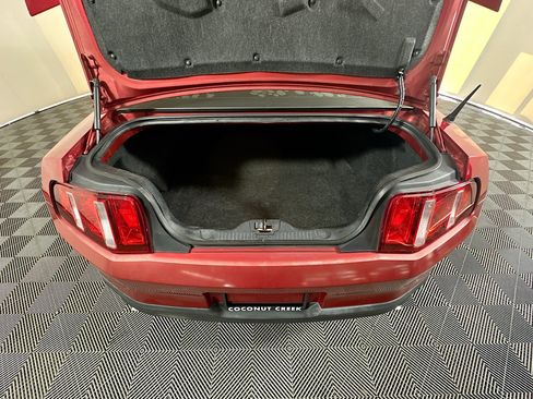 Used 2011 Ford Mustang GT Premium w/ Comfort Pkg RWD image 28