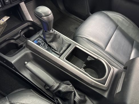 Certified 2021 Toyota Tacoma Limited image 31