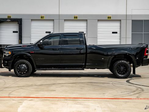 Used 2022 RAM 3500 Laramie w/ Night Edition image 7