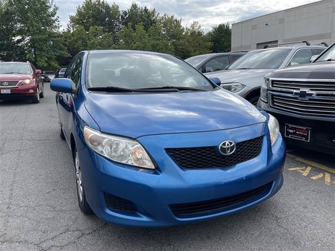 Used 2010 Toyota Corolla LE w/ All Weather Guard Pkg FWD image 4