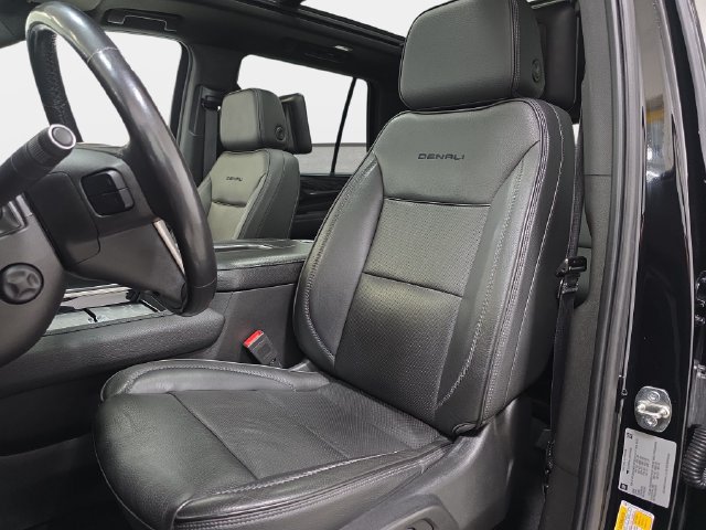 Used 2021 GMC Yukon Denali w/ Denali Premium Package AWD/4WD image 14