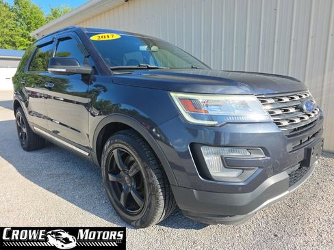 Used 2017 Ford Explorer XLT w/ Equipment Group 202A AWD/4WD image 1