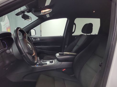 Used 2021 Jeep Grand Cherokee Laredo image 12