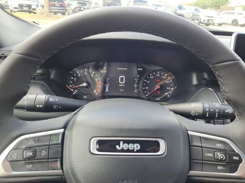 New 2026 Jeep Compass Latitude image 11