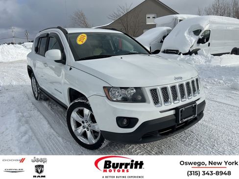 Used 2014 Jeep Compass Latitude image 1