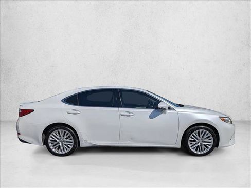 Used 2014 Lexus ES 350 w/ Luxury Package FWD image 4