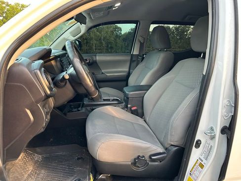 Used 2023 Toyota Tacoma SR AWD/4WD image 13