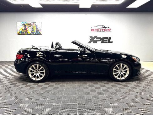 Used 2019 Mercedes-Benz SLC 300 w/ Premium Package image 24
