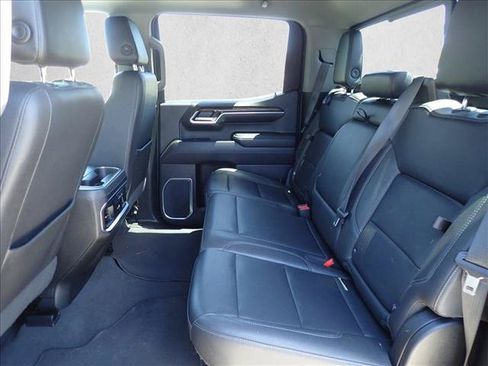 Used 2023 GMC Sierra 1500 SLT w/ SLT Premium Plus Package AWD/4WD image 8