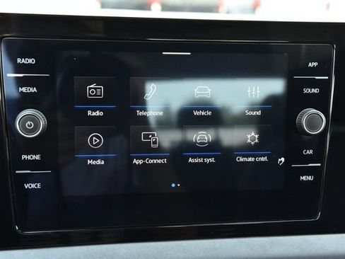 Certified 2025 Volkswagen Jetta SE w/ Sunroof Package FWD image 14