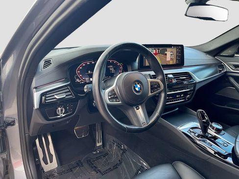Used 2023 BMW M550i xDrive w/ Dynamic Handling Package AWD/4WD image 9