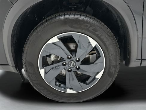 Used 2025 Nissan Rogue SV AWD/4WD image 9