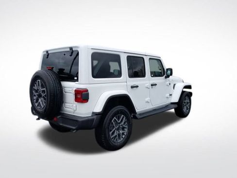 New 2025 Jeep Wrangler Sahara image 21