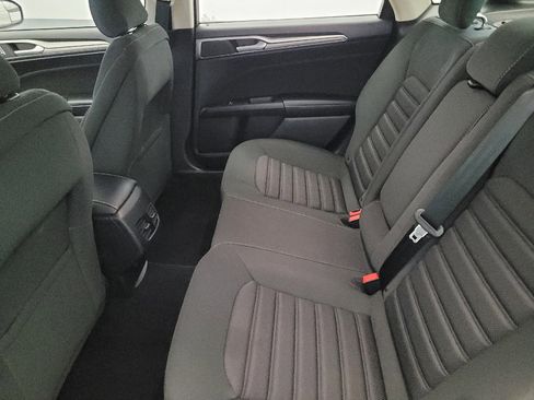 Used 2018 Ford Fusion SE w/ Fusion SE Technology Package image 18