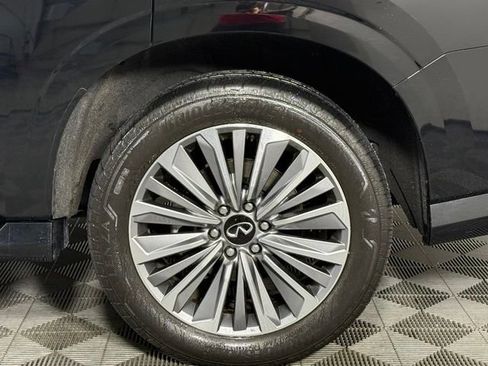Used 2025 INFINITI QX80 Luxe RWD image 14