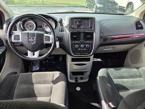 Used 2016 Dodge Grand Caravan SE w/ Quick Order Package 29E SE FWD image 13