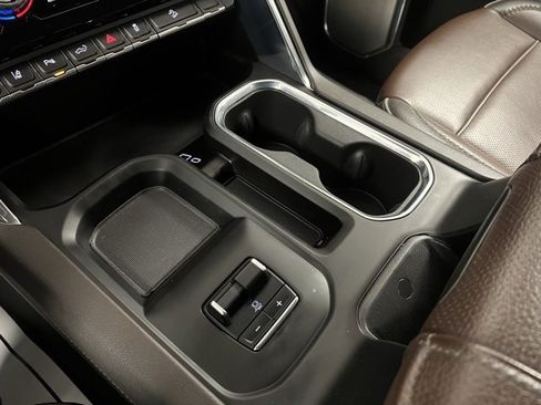 Used 2024 GMC Sierra 2500 Denali image 44