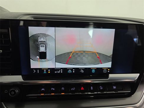 Certified 2023 Chevrolet Silverado 1500 High Country w/ Technology Package image 16