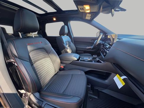 New 2026 Nissan Pathfinder Rock Creek image 16