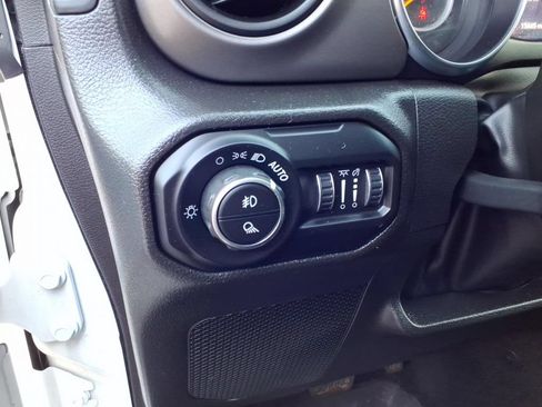 Used 2022 Jeep Gladiator Sport AWD/4WD image 19