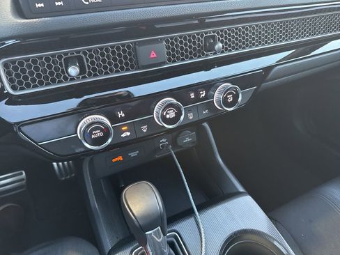 Used 2024 Honda Civic Sport image 3