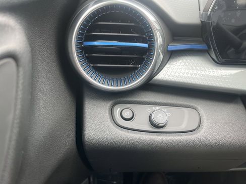 New 2026 Chevrolet Trax LT w/ Driver Confidence Package image 18