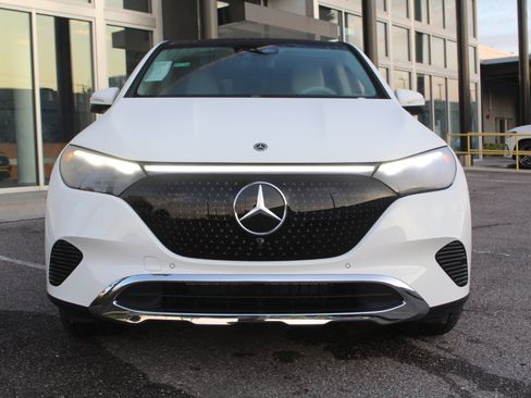 New 2026 Mercedes-Benz EQE 320 4MATIC SUV image 10