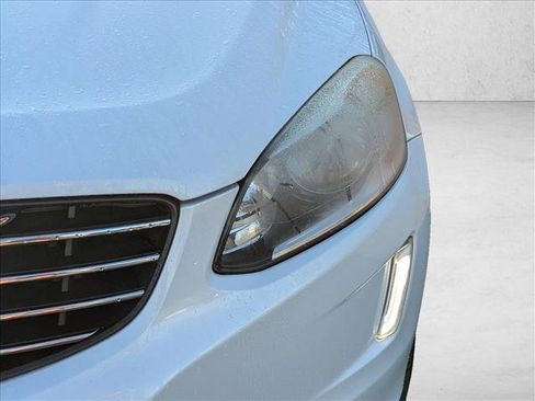 Used 2017 Volvo XC60 T6 Dynamic image 9