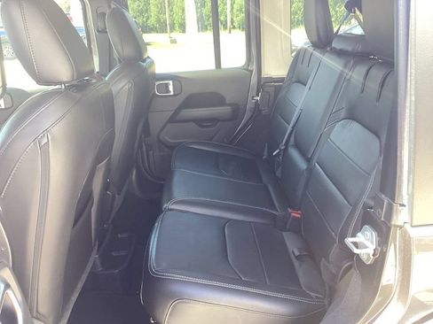 Used 2023 Jeep Wrangler Unlimited Sahara w/ Cold Weather Group AWD/4WD image 18
