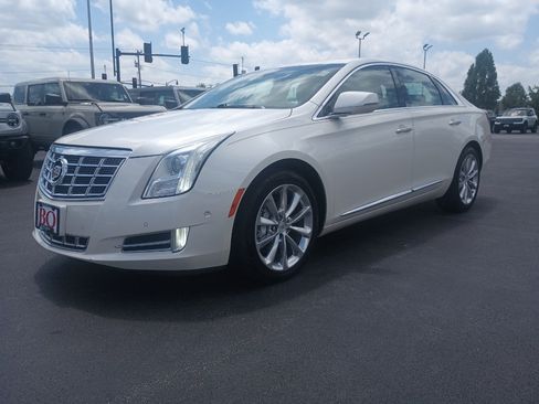 Used 2014 Cadillac XTS Luxury w/ Driver Awareness Package FWD image 3