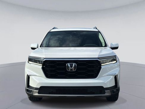 Certified 2024 Honda Pilot Touring image 9