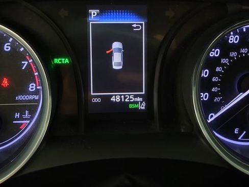 Used 2020 Toyota Camry LE w/ Convenience Package FWD image 2