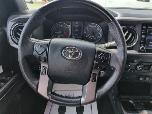 Used 2020 Toyota Tacoma TRD Off-Road image 14