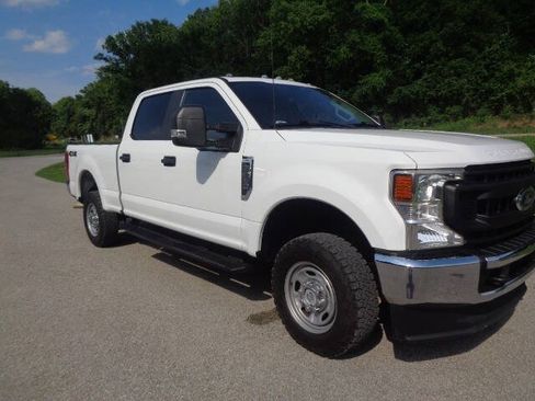 Used 2022 Ford F250 XL w/ Power Equipment Group AWD/4WD image 9