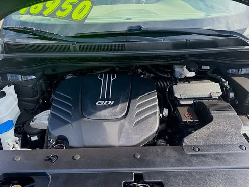 Used 2018 Kia Sedona SX Limited image 32