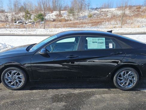 New 2026 Hyundai Elantra Blue image 4