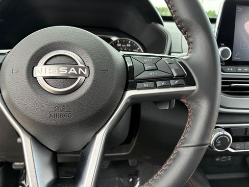 Used 2024 Nissan Altima 2.5 SR FWD image 23