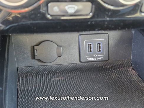 Used 2018 Nissan Pathfinder S image 27