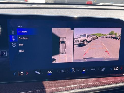 Used 2026 Chevrolet Traverse Z71 w/ LPO, Floor Liner Package AWD/4WD image 24
