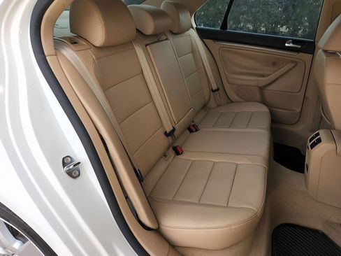 Used 2009 Volkswagen Jetta SE image 14