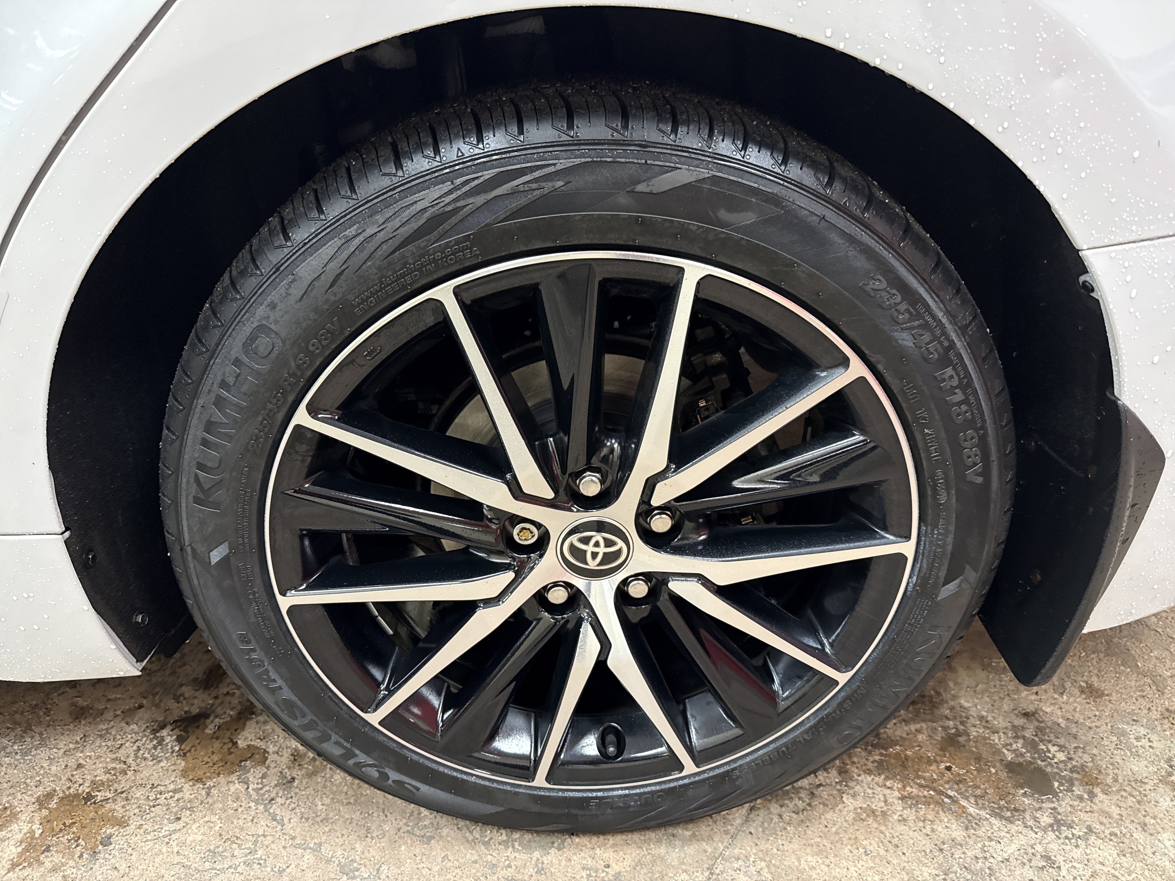 Used 2024 Toyota Camry SE FWD image 6