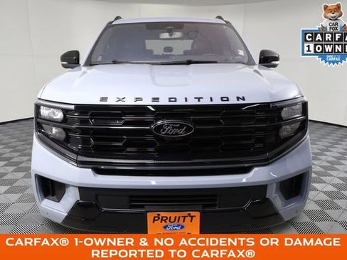 Used 2025 Ford Expedition Platinum w/ Stealth Appearance Package AWD/4WD image 3
