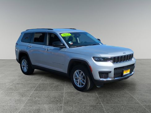 Used 2023 Jeep Grand Cherokee L Laredo image 7