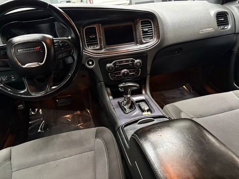 Used 2018 Dodge Charger SXT w/ Blacktop Package RWD image 30
