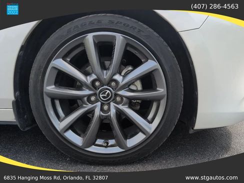 Used 2020 MAZDA MAZDA3 Hatchback w/ Preferred Package FWD image 28