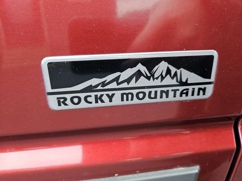 Used 2008 Jeep Commander Sport image 23