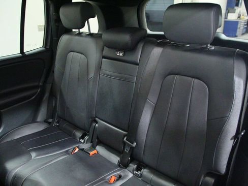 Used 2023 Mercedes-Benz GLB 250 4MATIC image 30