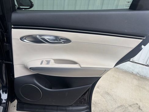 Used 2023 Genesis GV70 2.5T w/ Select Package image 33