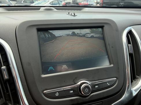 Used 2018 Chevrolet Equinox LT FWD image 25