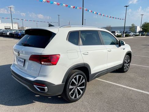 Used 2022 Volkswagen Taos SE image 5